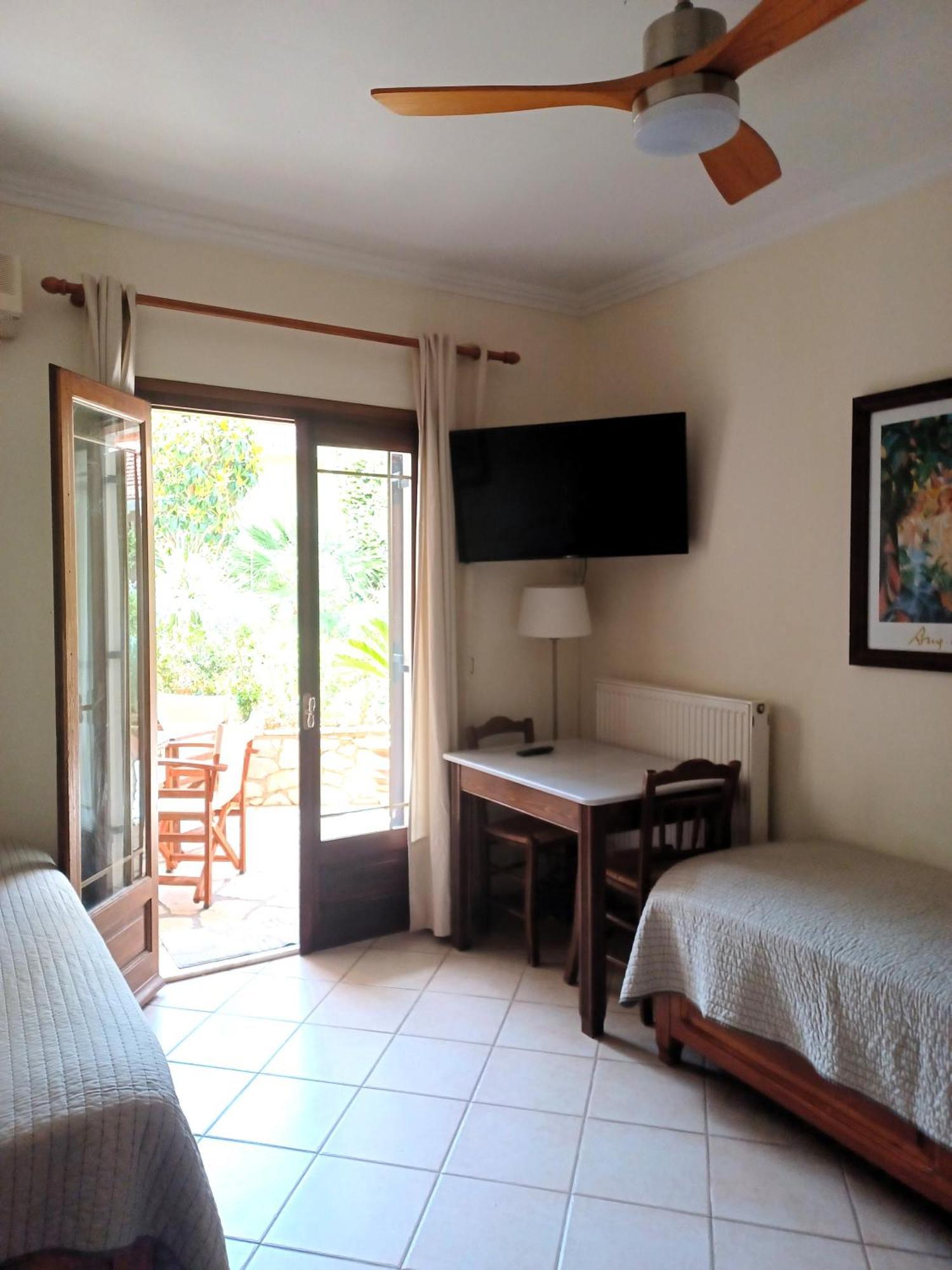 Philippos Hotel Apartments Nikiana Luaran gambar